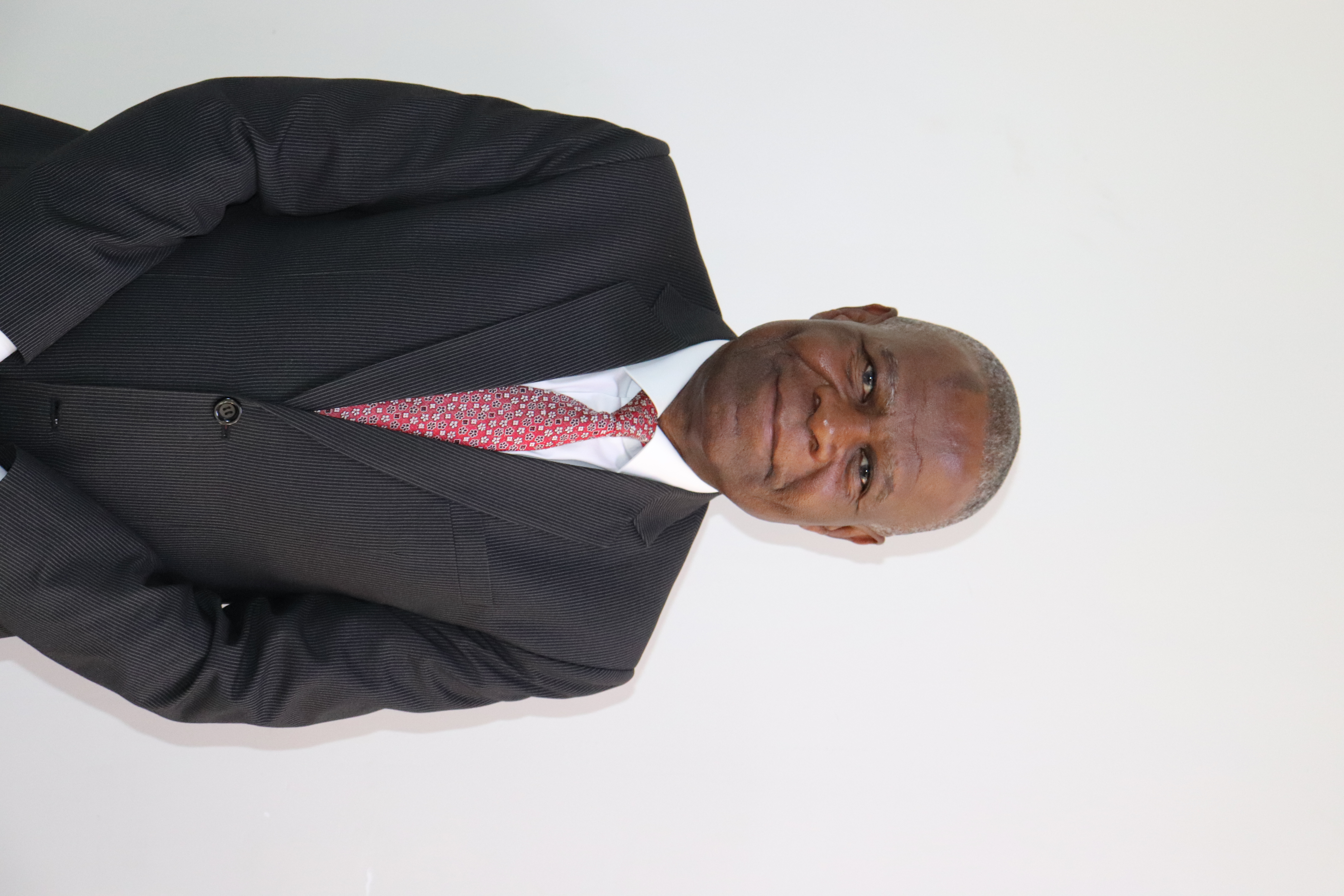 Robert E. Mdeza